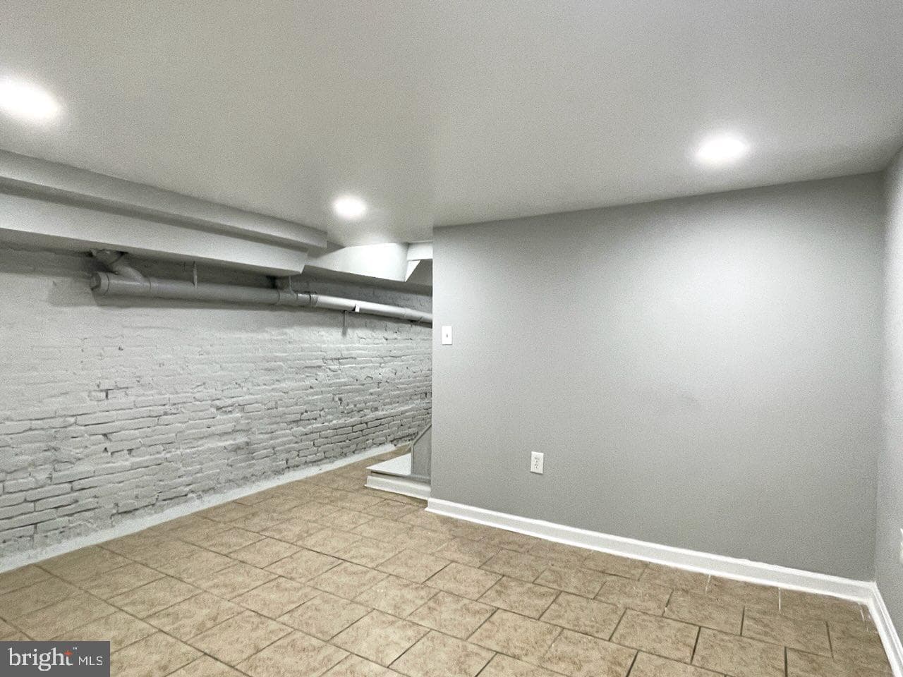 15 Kresson Street N photo 10