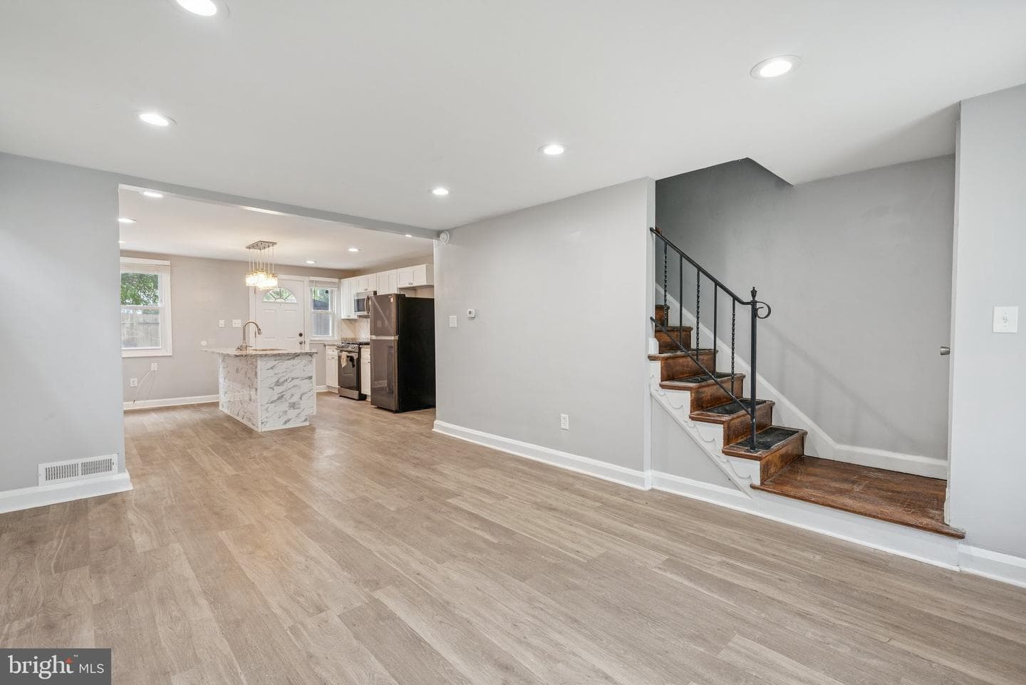 834 Glenwood Avenue photo 4