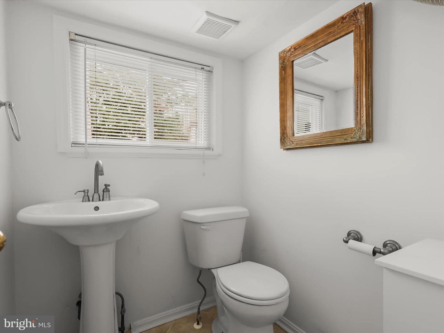 2824 Dillon Street photo 14