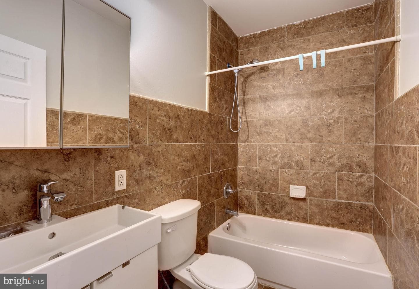 2321 Barclay Street photo 17