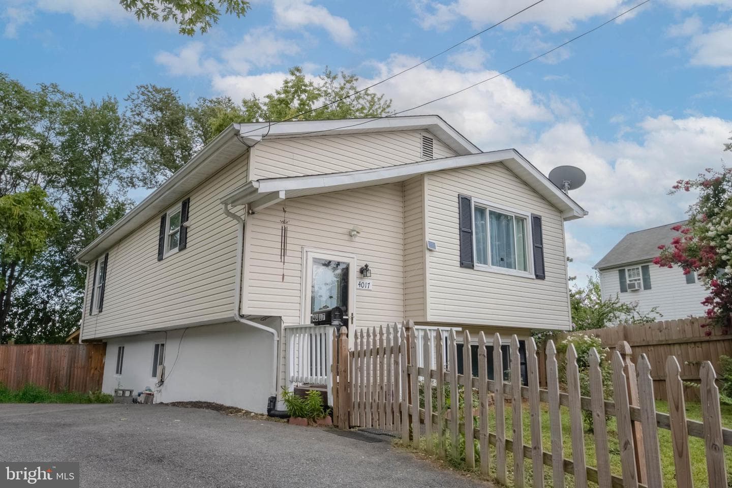 4017 Orchard Avenue photo 2