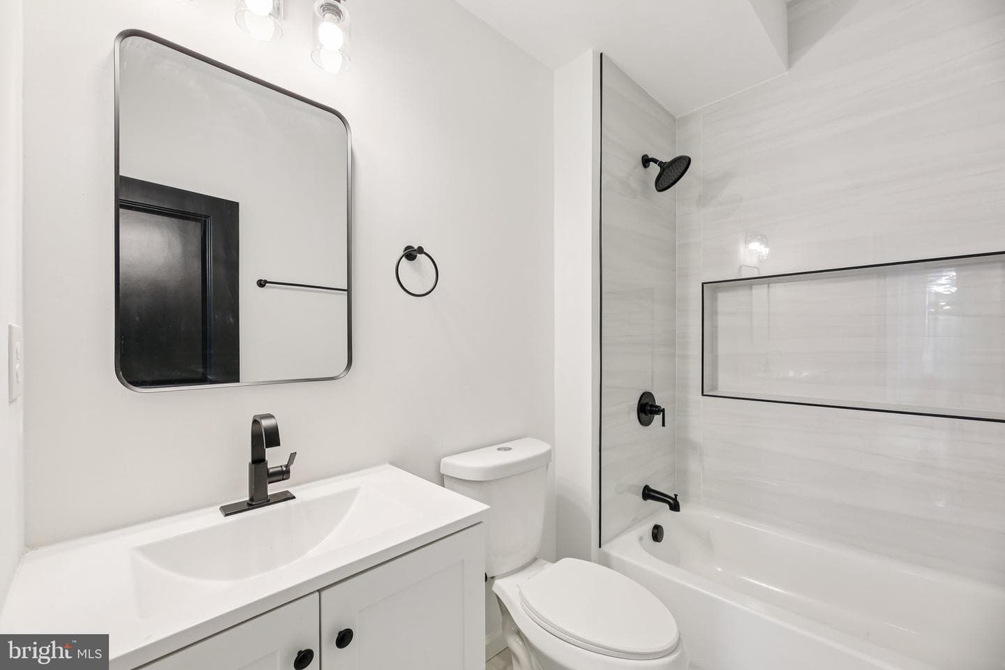 2801 Roslyn Avenue photo 22