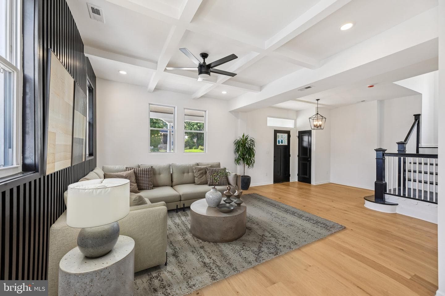 2801 Roslyn Avenue photo 9