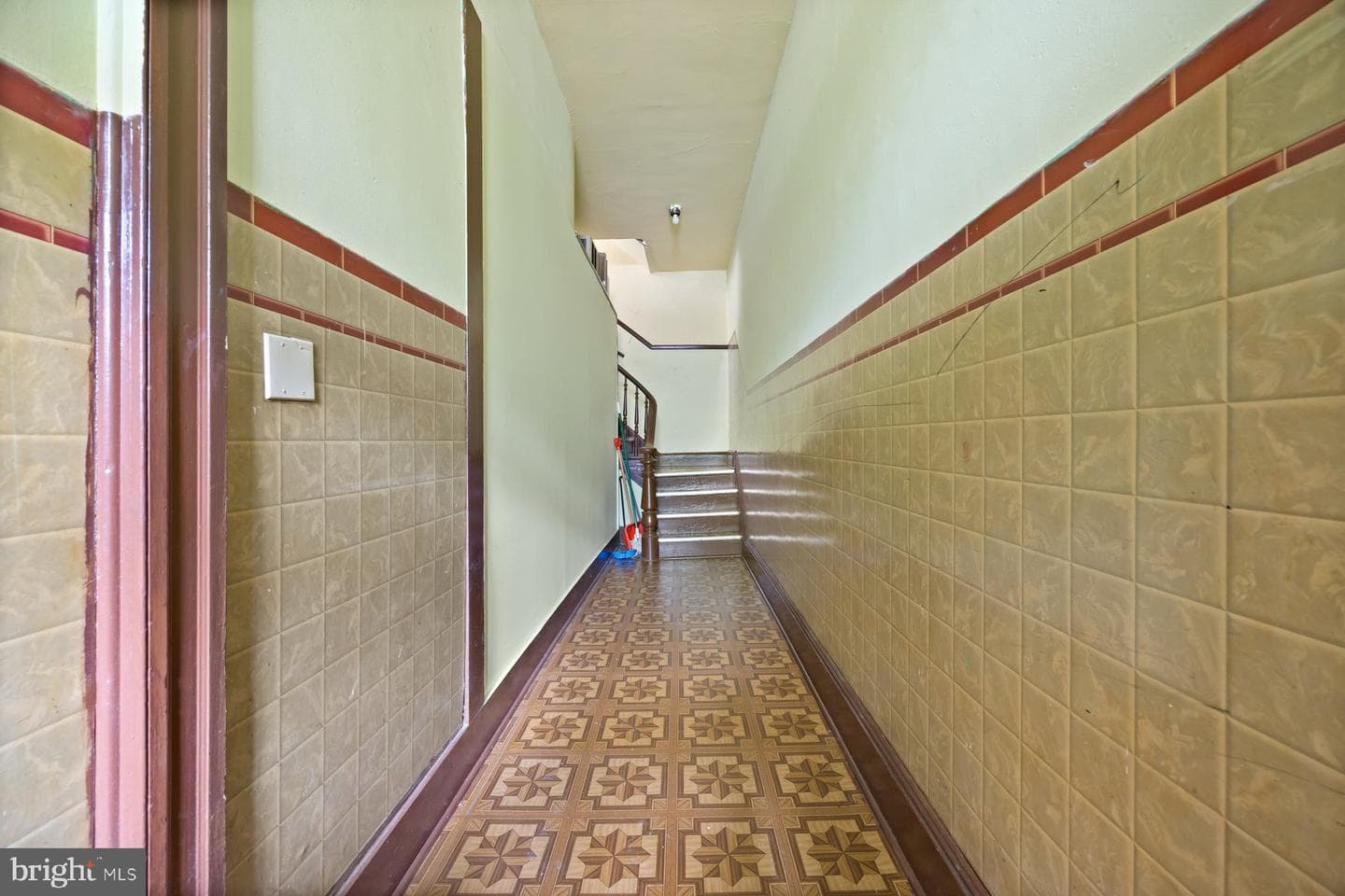 1725 Hollins Street photo 12