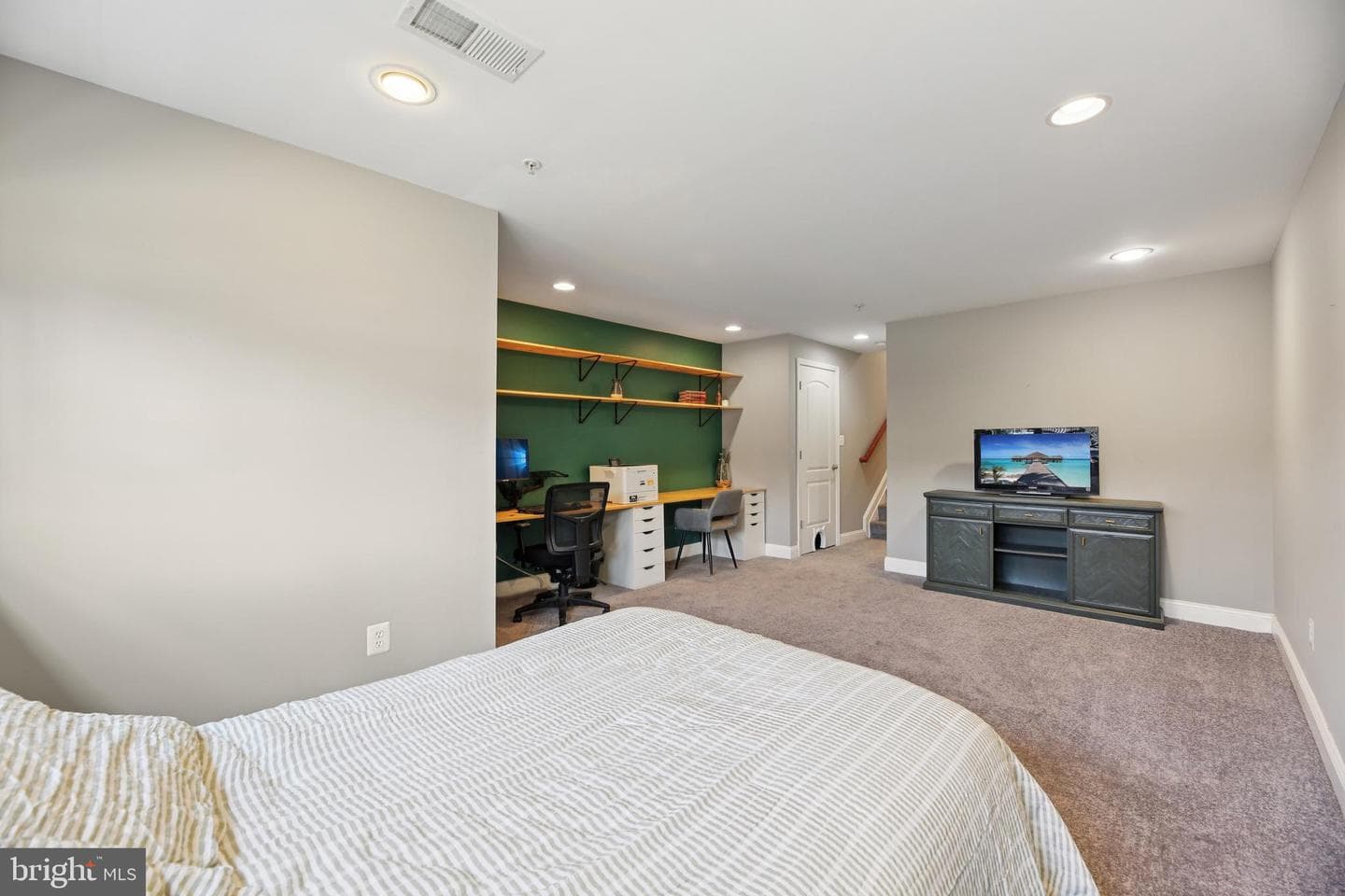 3905 Fleet Street photo 35