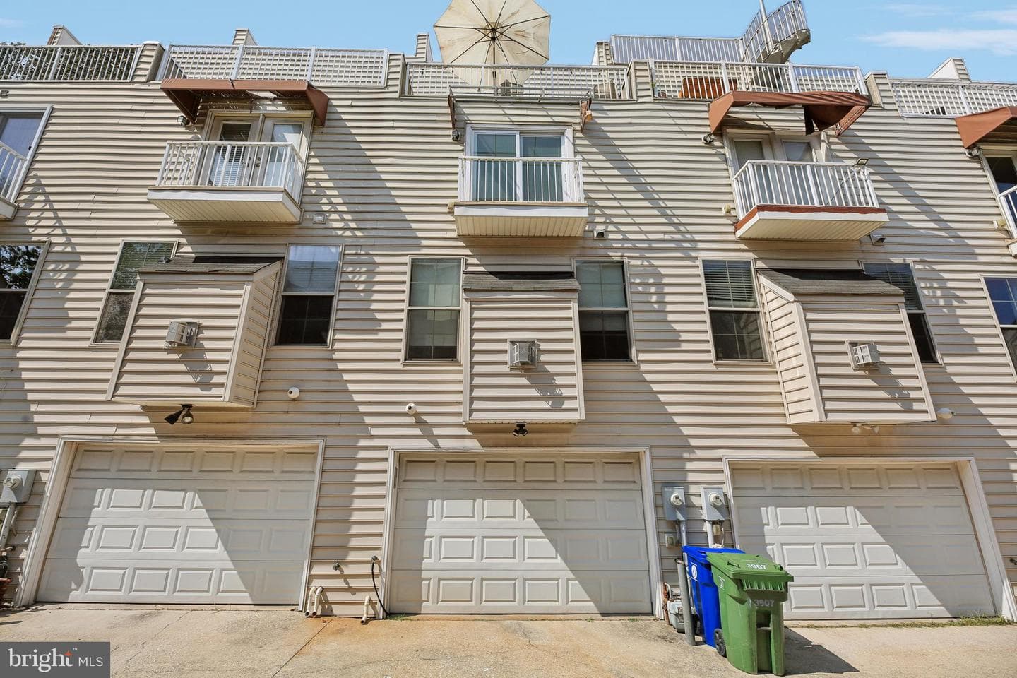 3905 Fleet Street photo 41