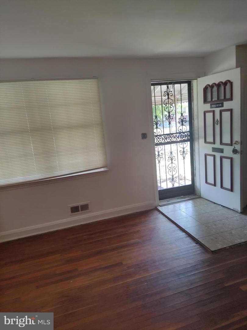 5118 Nelson Avenue photo 2