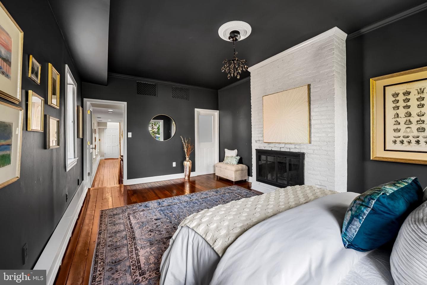107 W Lee Street photo 54