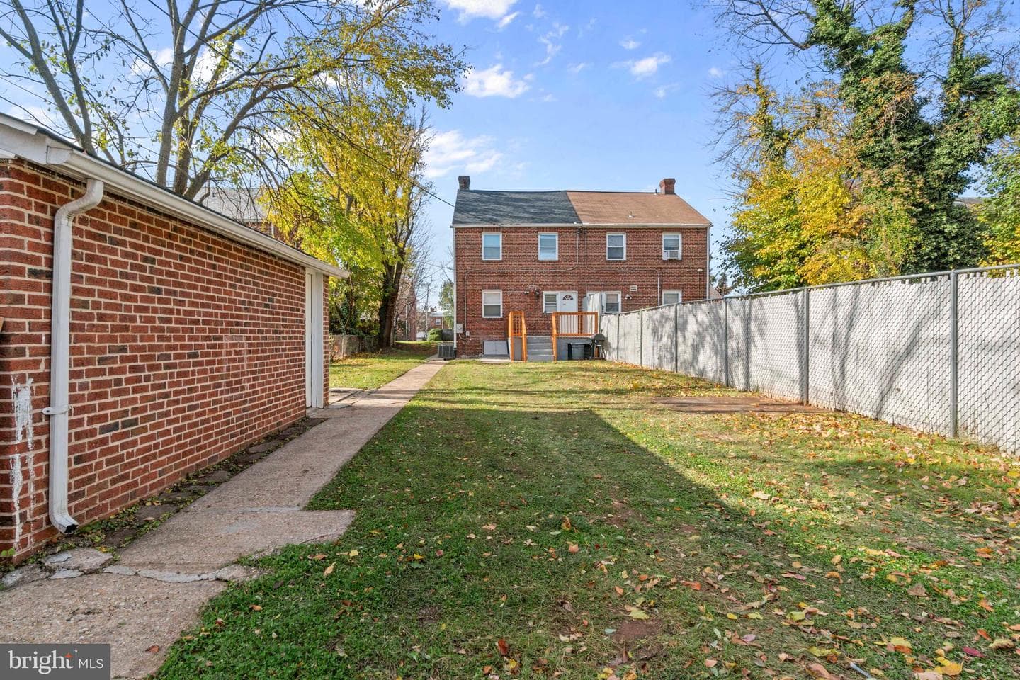 5711 Narcissus Avenue photo 32