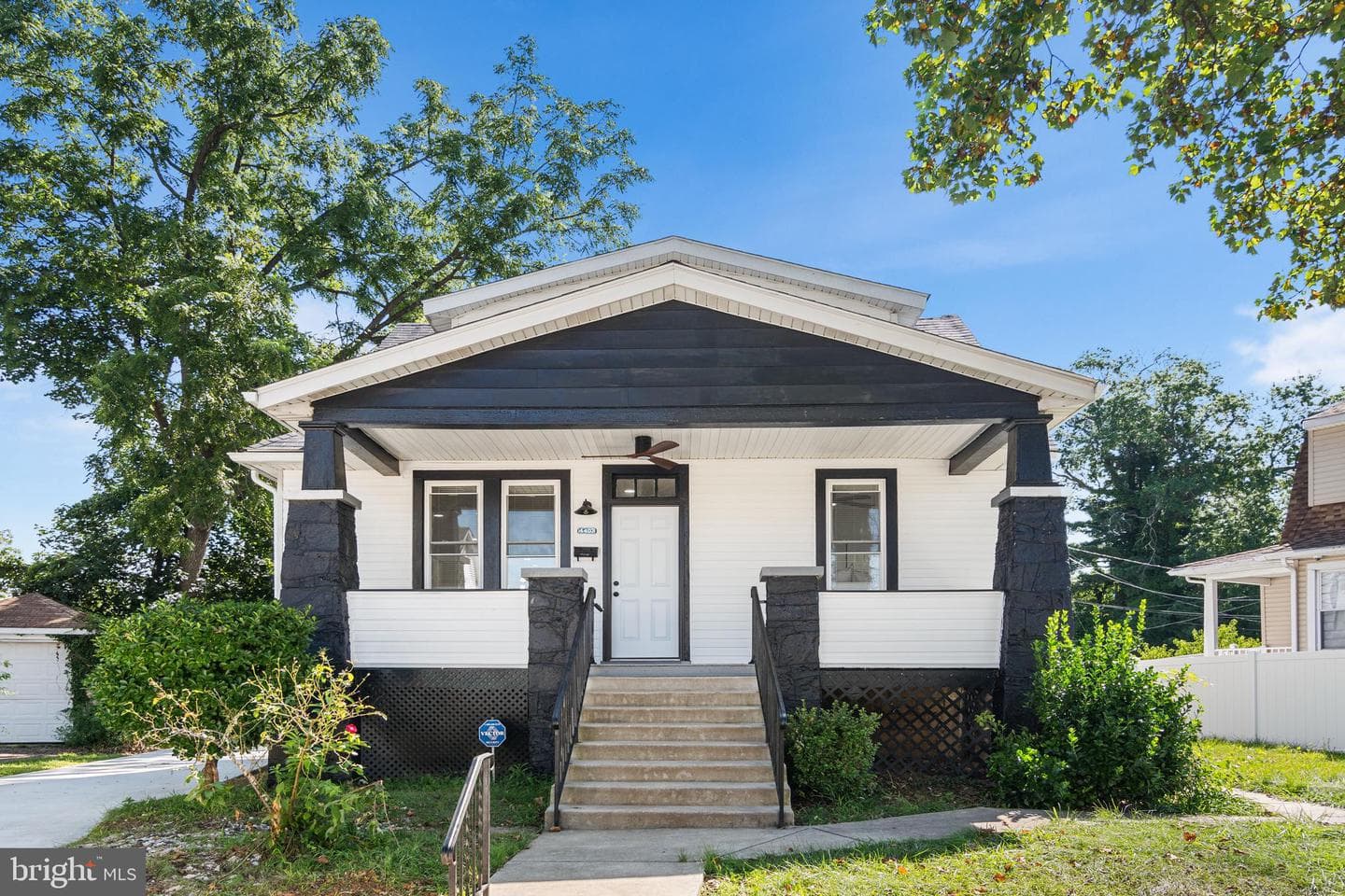 4403 White Oak Avenue photo 1