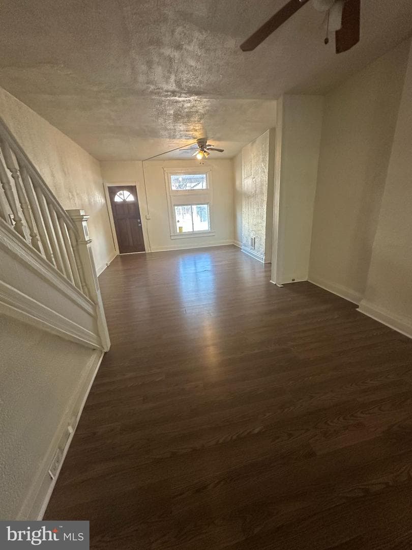 2731 W Fairmount Avenue W photo 2