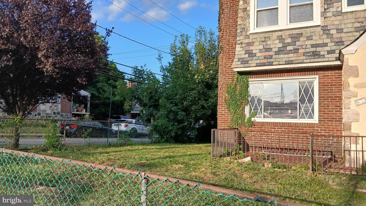 733 Lyndhurst Street photo 2