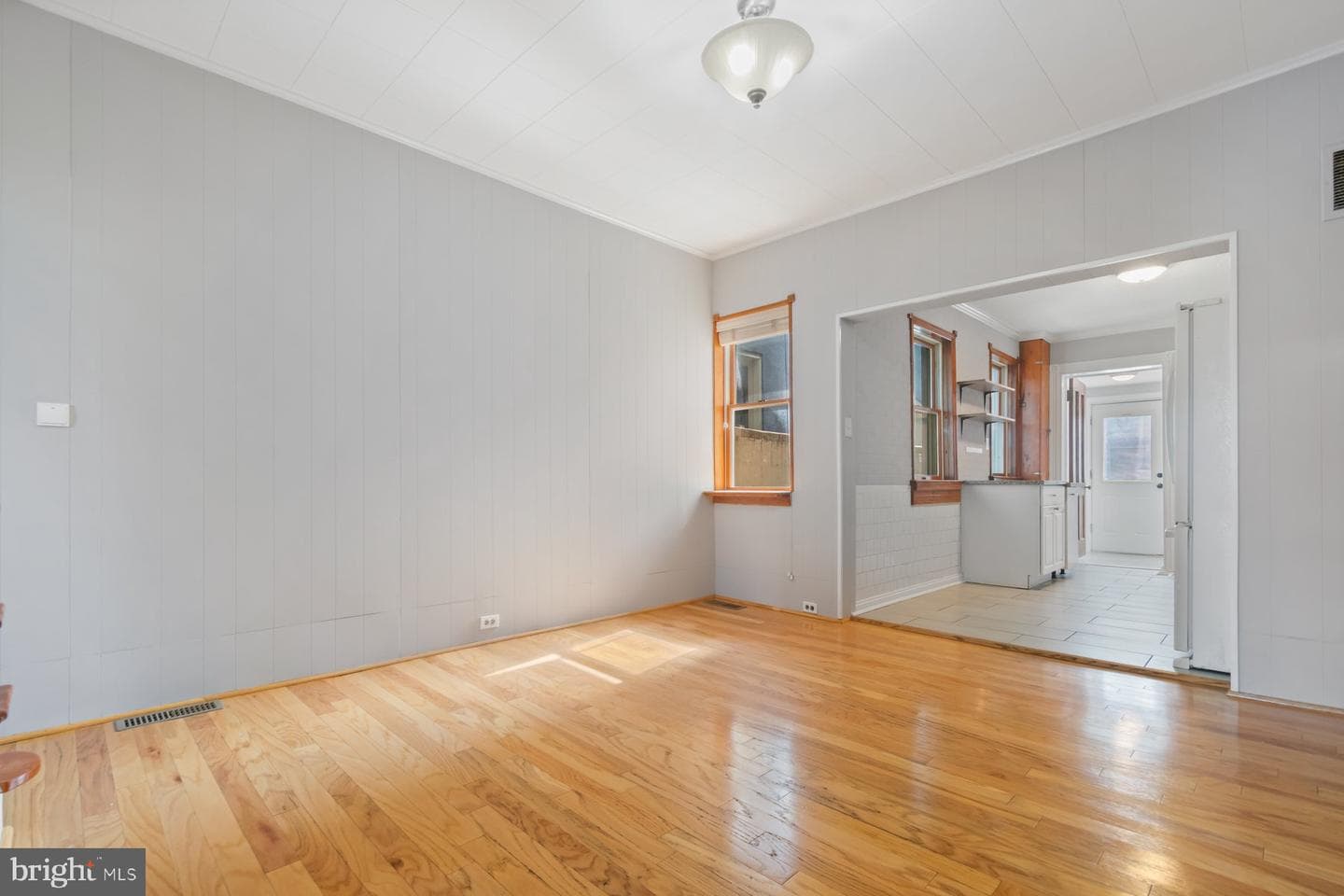 1105 Haubert Street photo 6