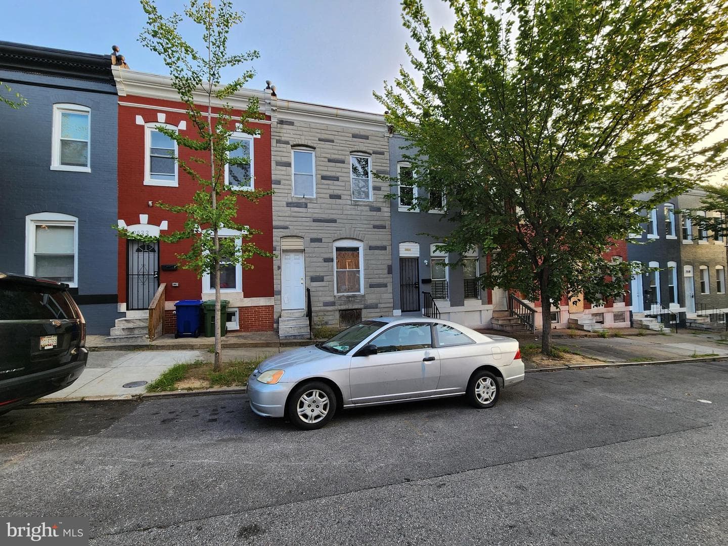 2520 W Fayette St photo 3