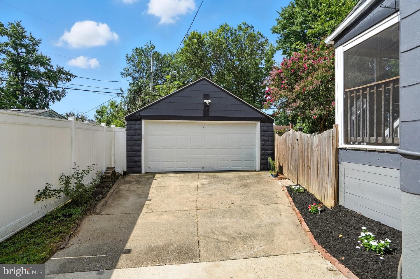 2823 Inglewood Avenue photo 4