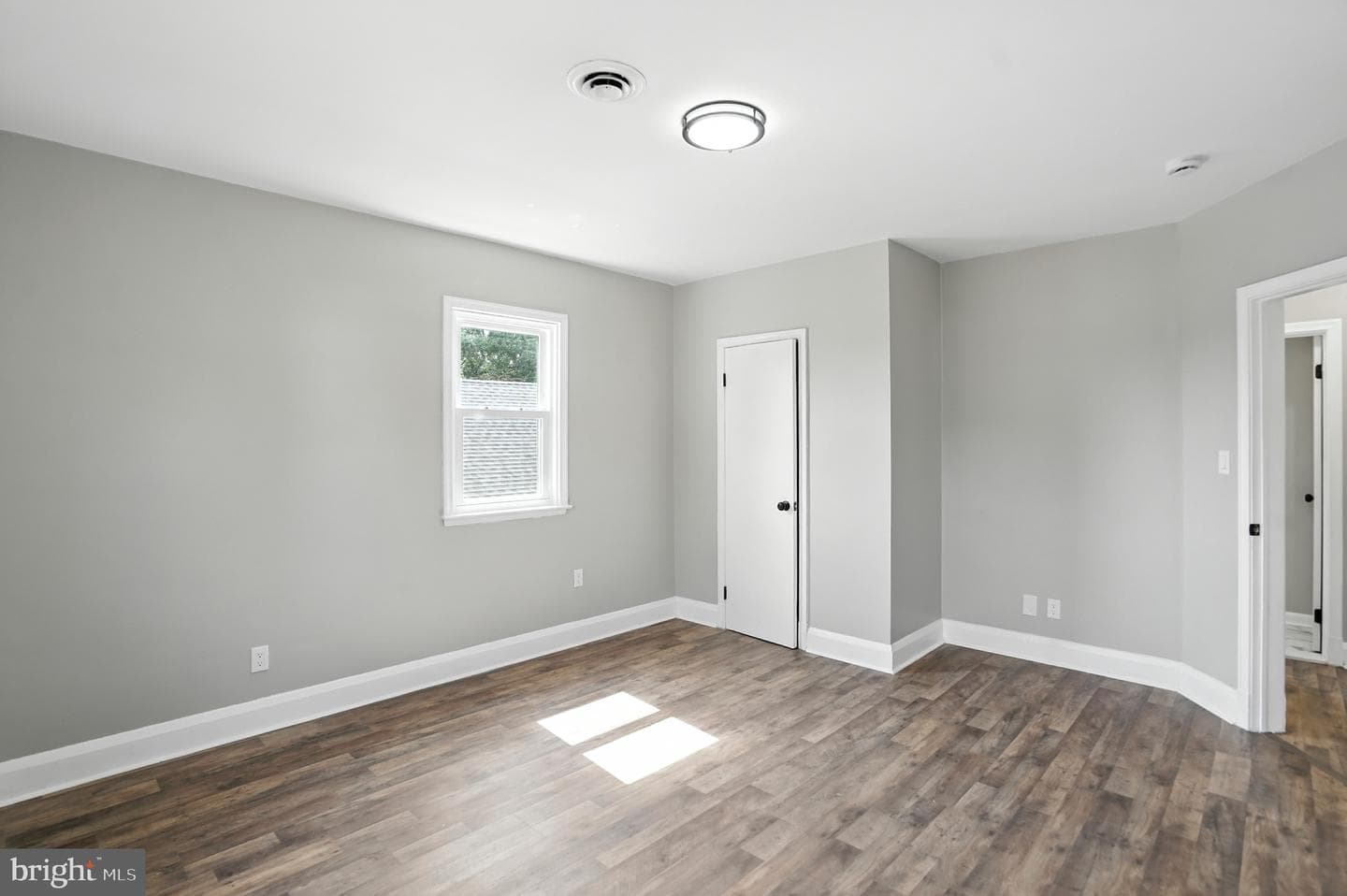 2823 Inglewood Avenue photo 43