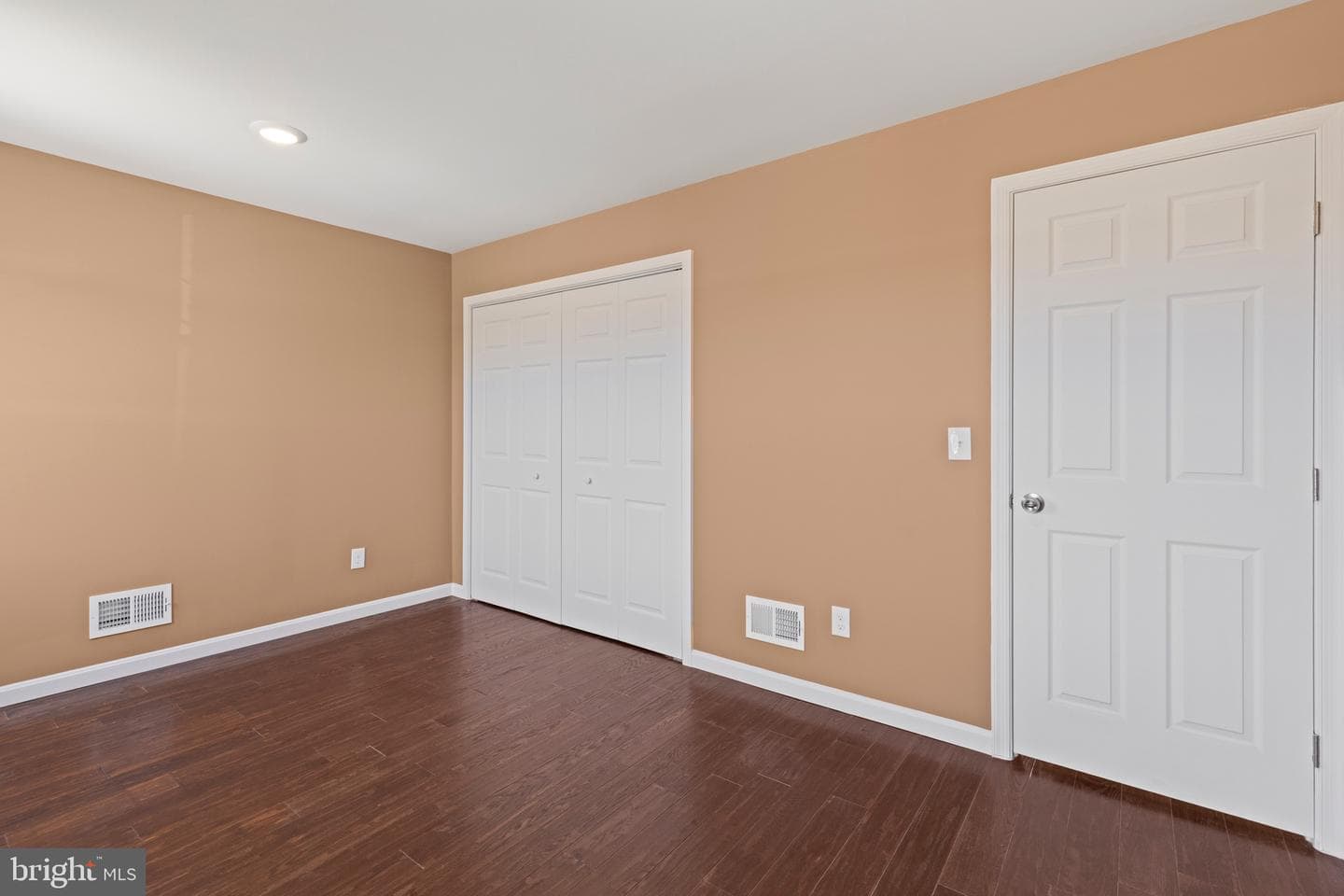 1015 Bonaparte Avenue photo 19