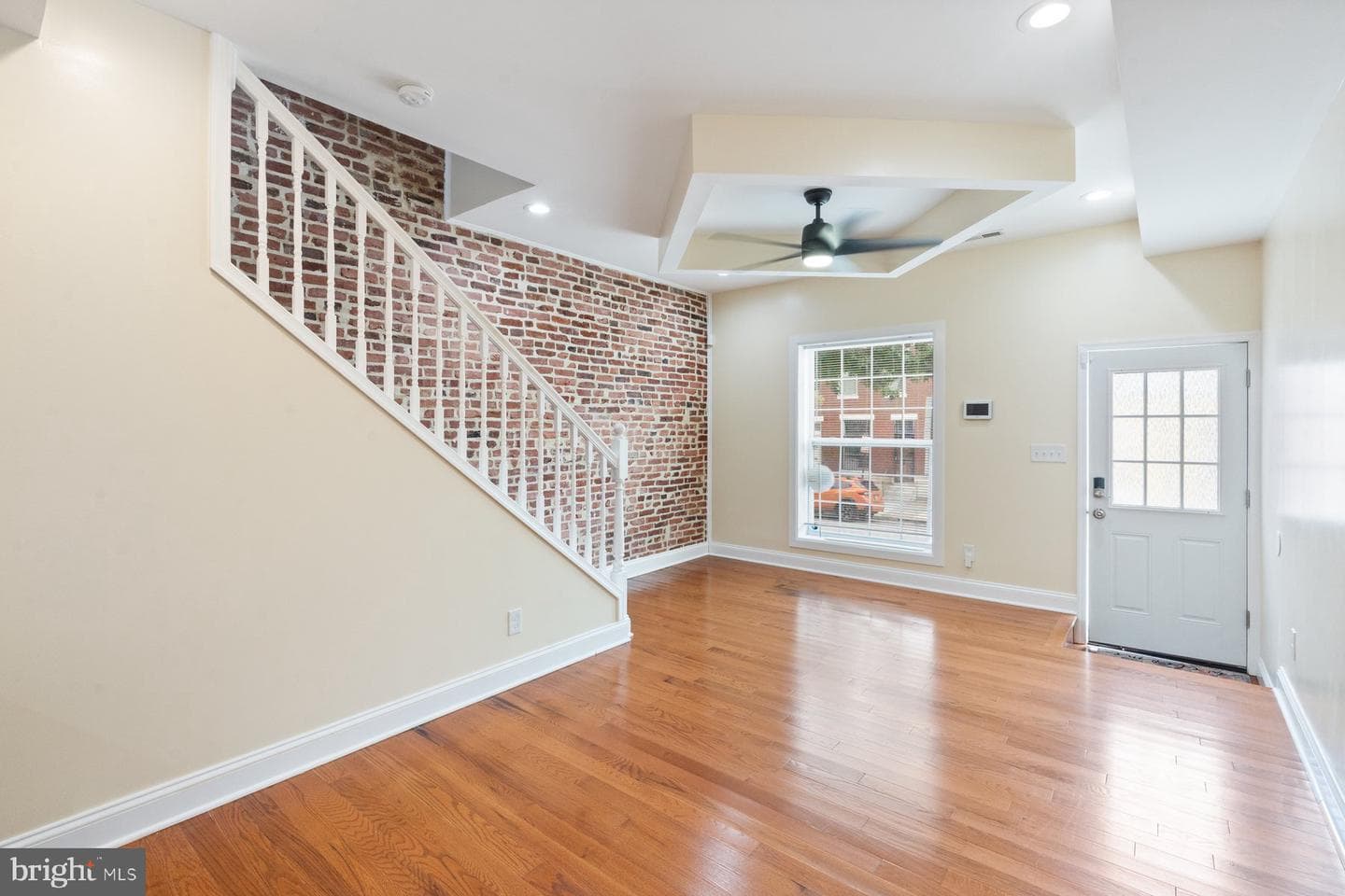543 N Kenwood Avenue photo 3