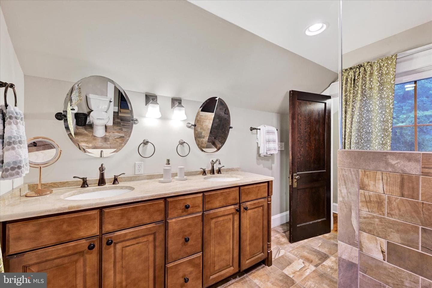 1 Merrymount Road photo 36
