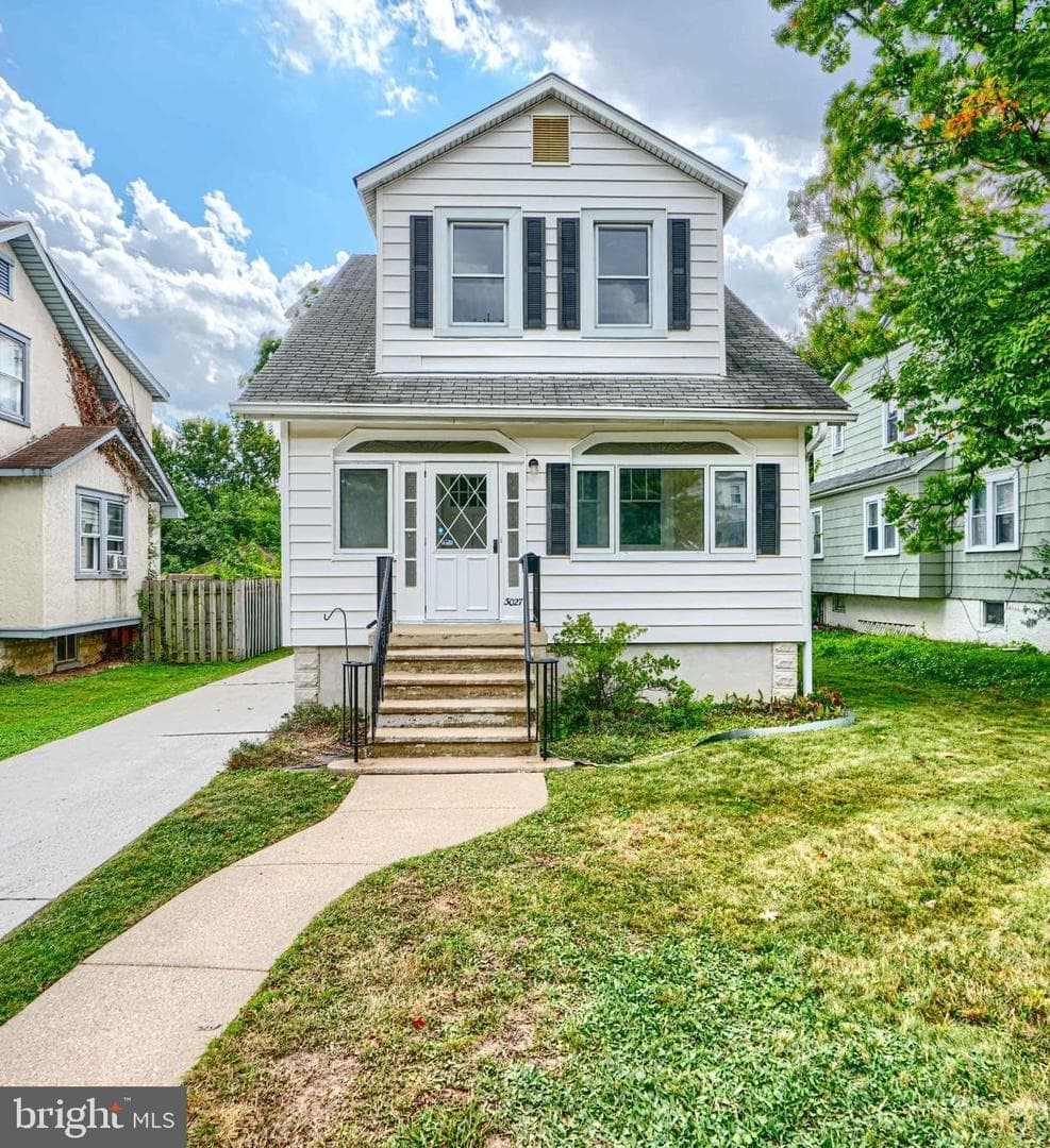 3027 Fleetwood Avenue photo 2