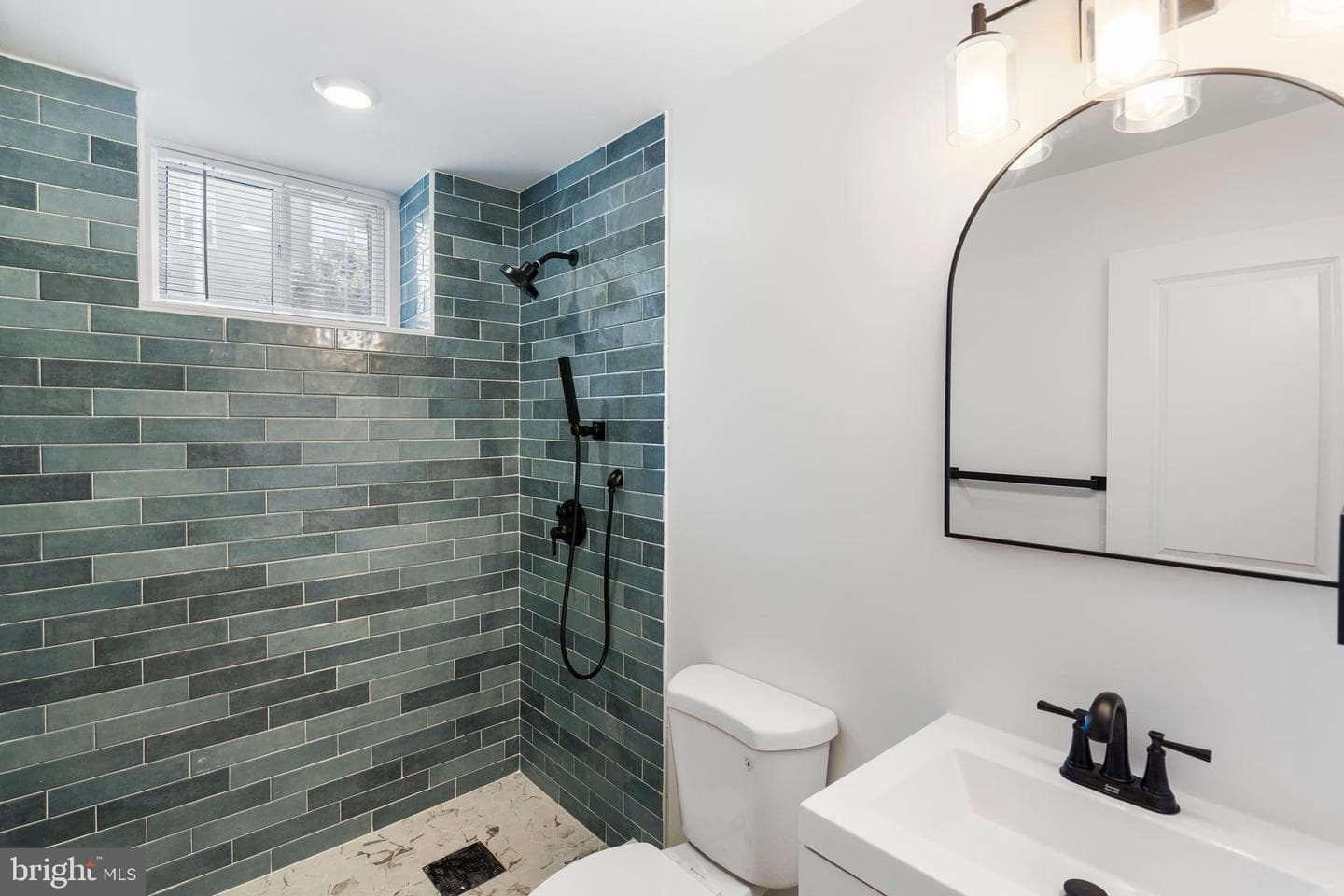 2718 E Fairmount Avenue photo 22