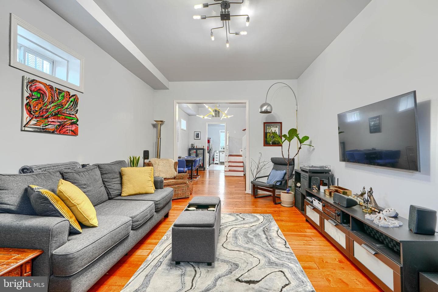 300 E 27th Street photo 6