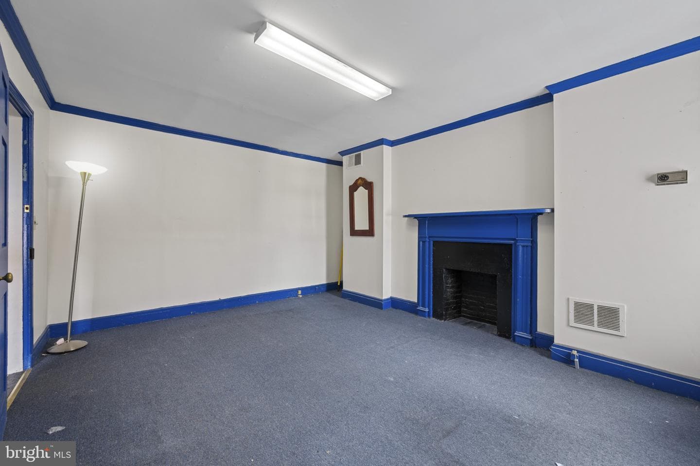 8 E Mulberry Street photo 24