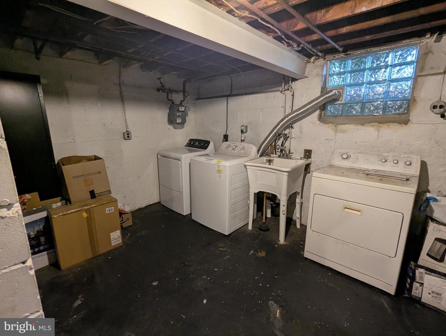 4029 Cedardale Road photo 14