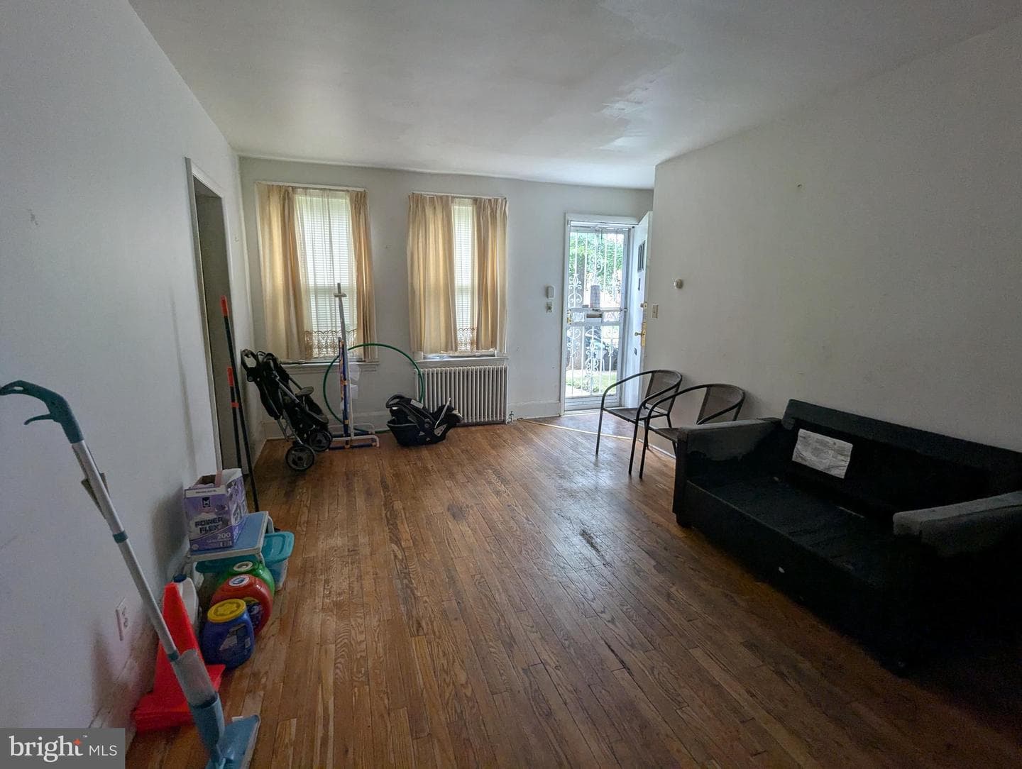4029 Cedardale Road photo 2