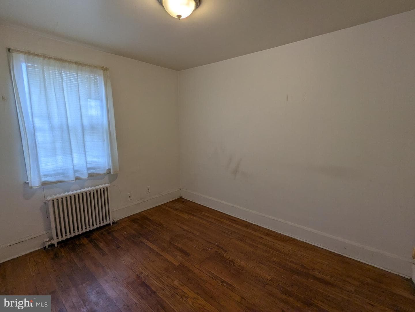 4029 Cedardale Road photo 9
