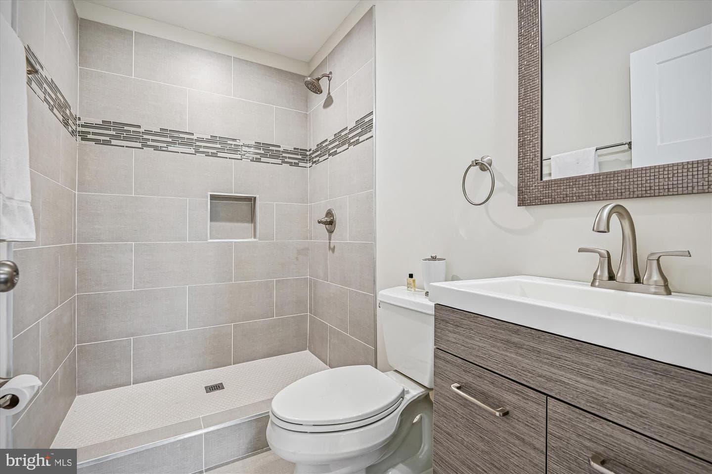 3709 Roland Avenue photo 30