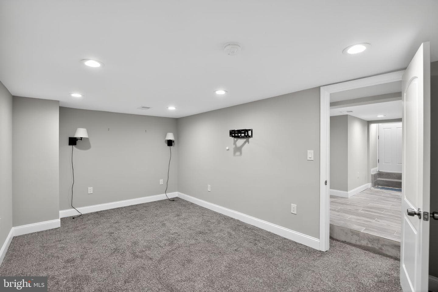 2810 Roselawn Avenue photo 35