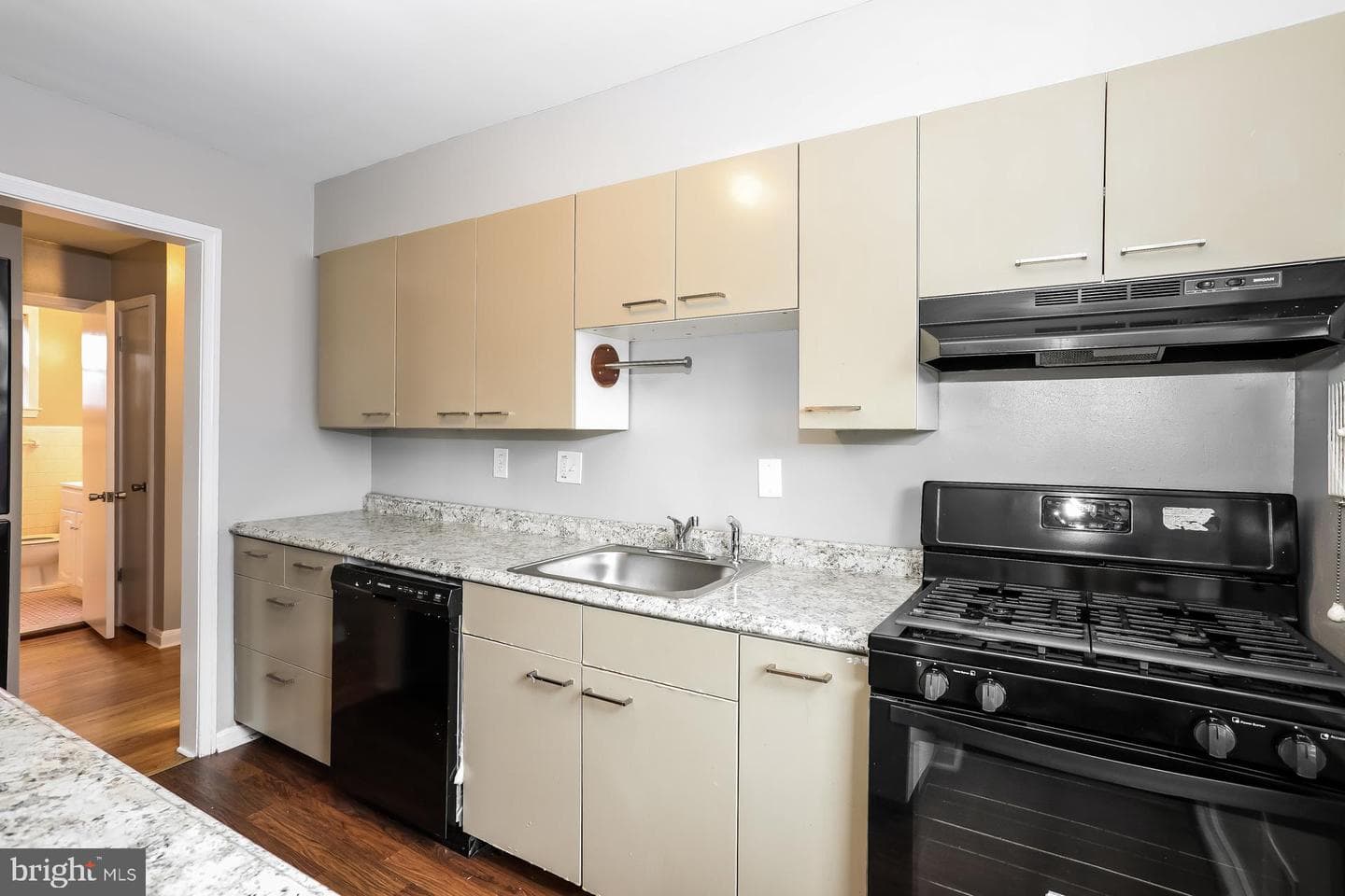 6207 Eastern Parkway photo 6