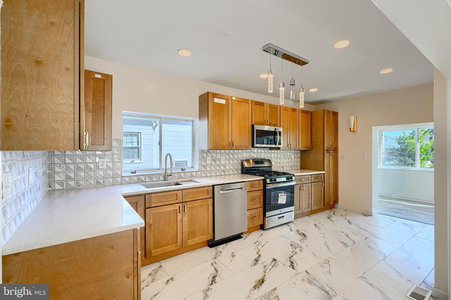 2220 Lake Avenue photo 6