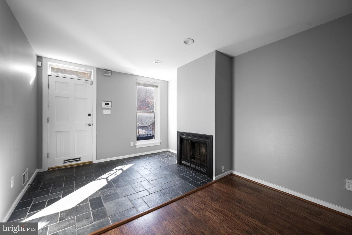 738 McHenry Street photo 5