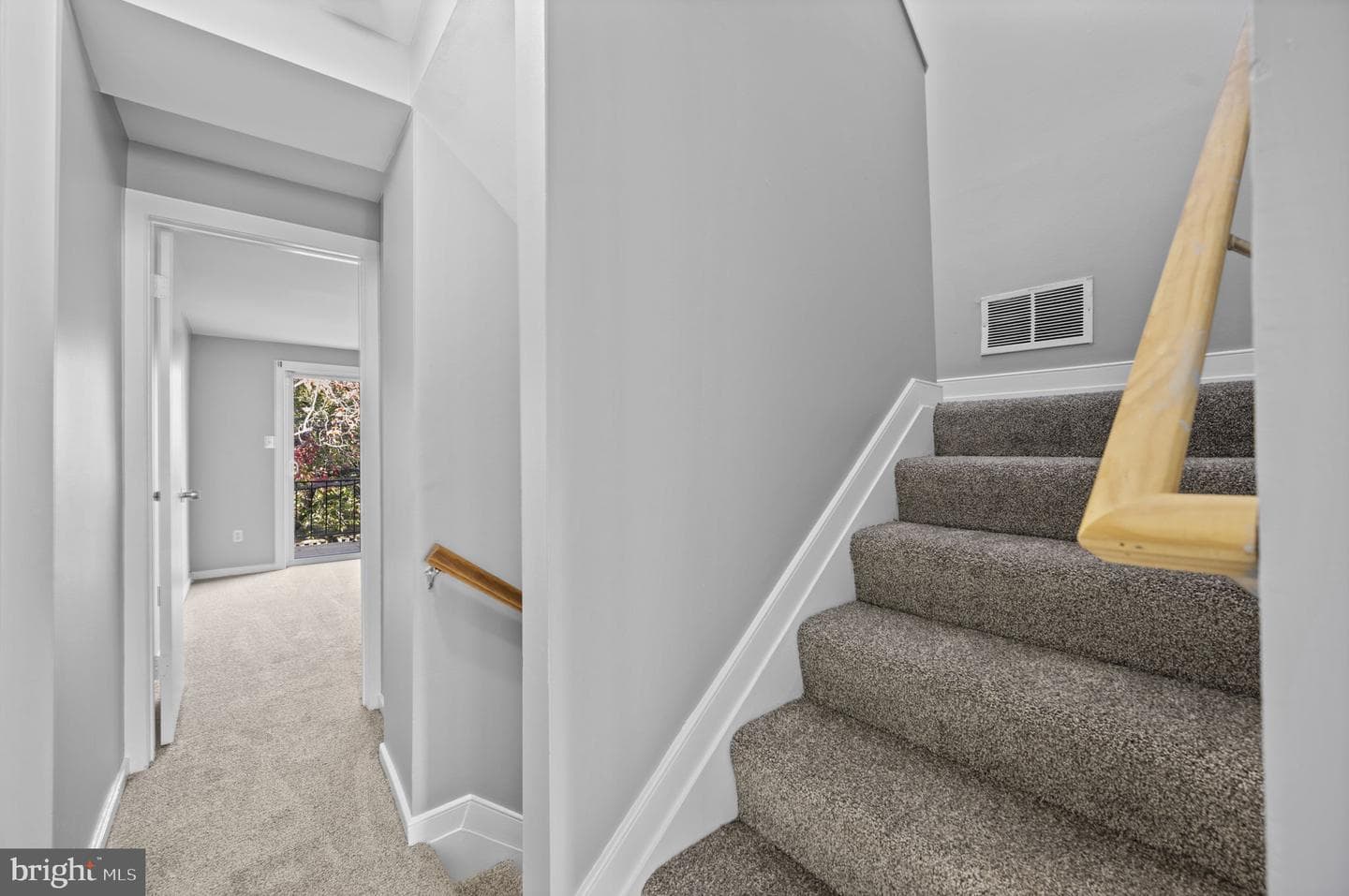738 McHenry Street photo 8