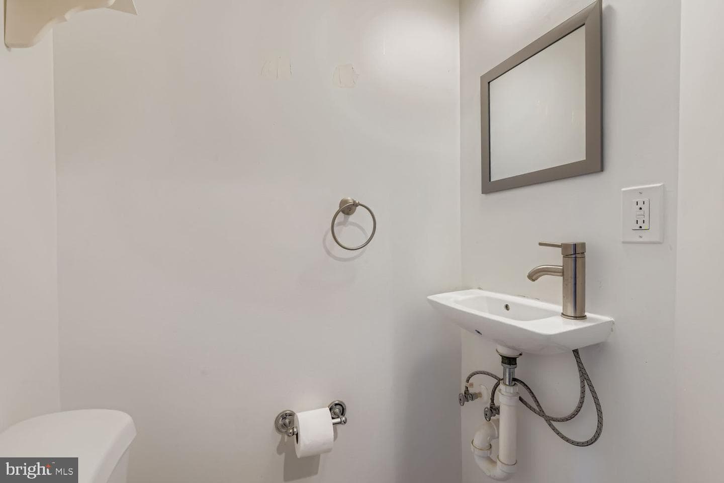3033 Elliott Street photo 11