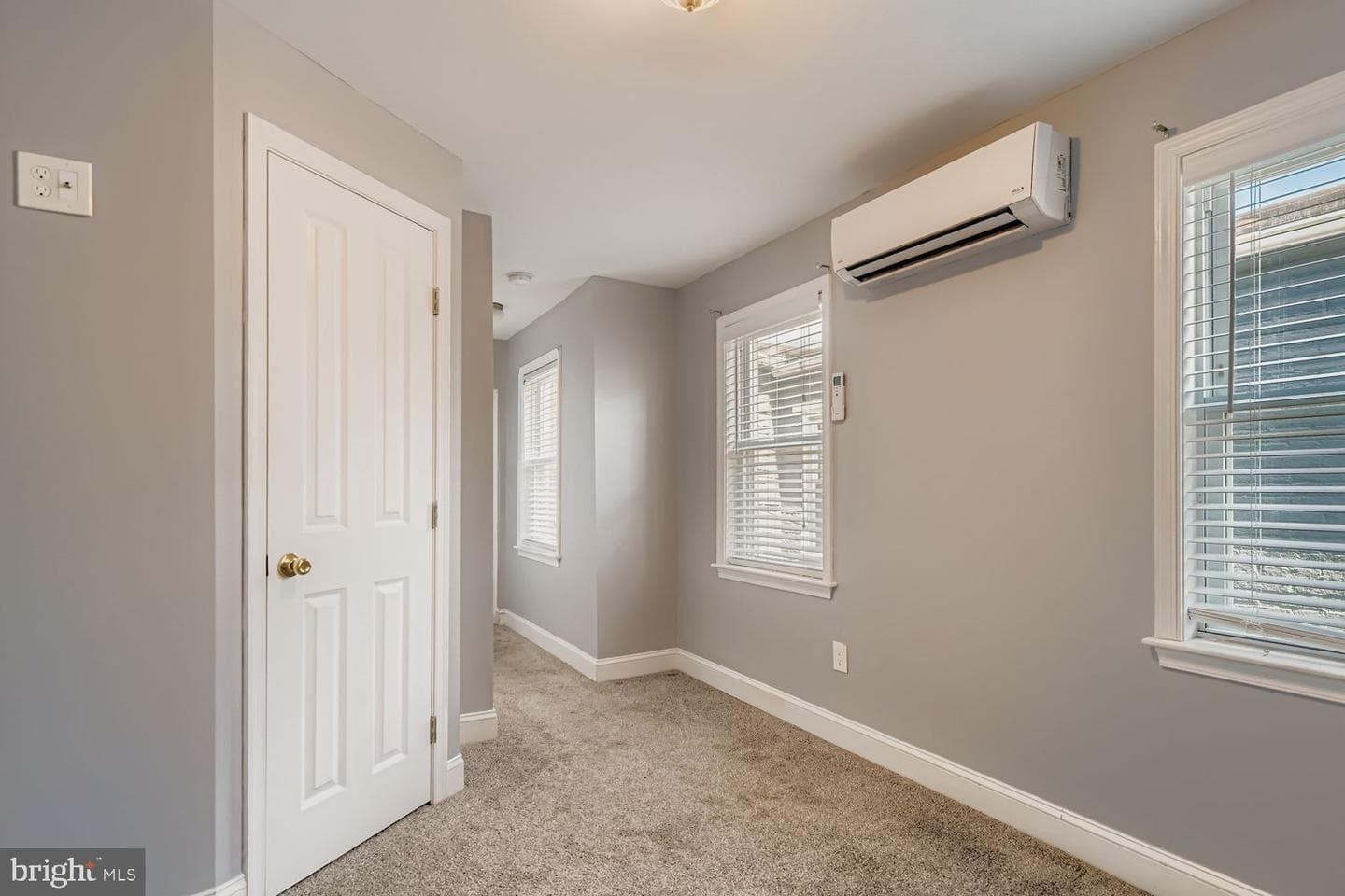 3033 Elliott Street photo 13
