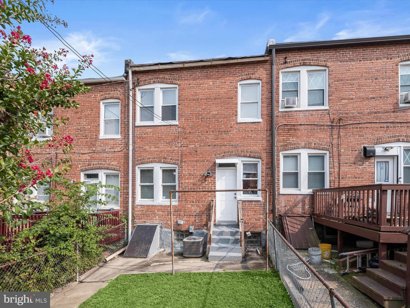 794 N Grantley Street photo 24