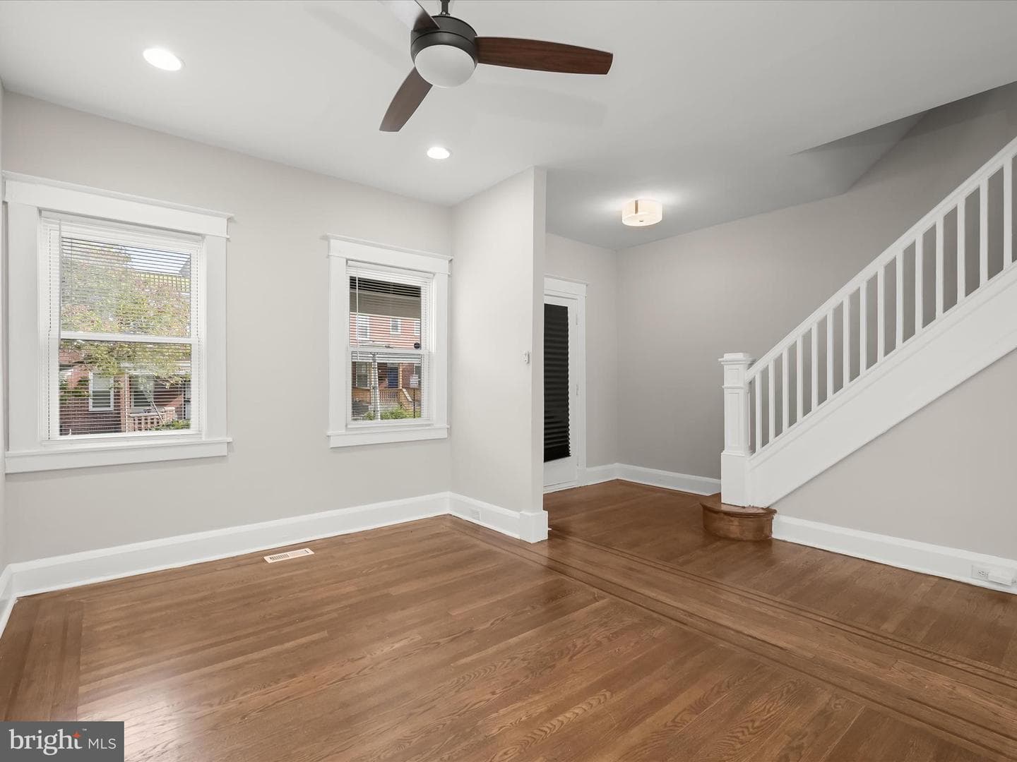 794 N Grantley Street photo 4