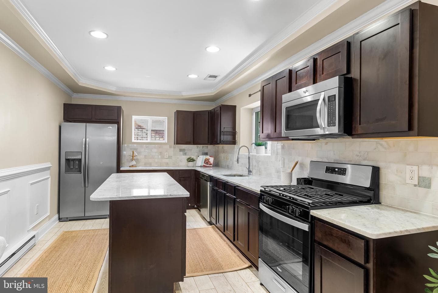 2204 Fleet Street photo 9