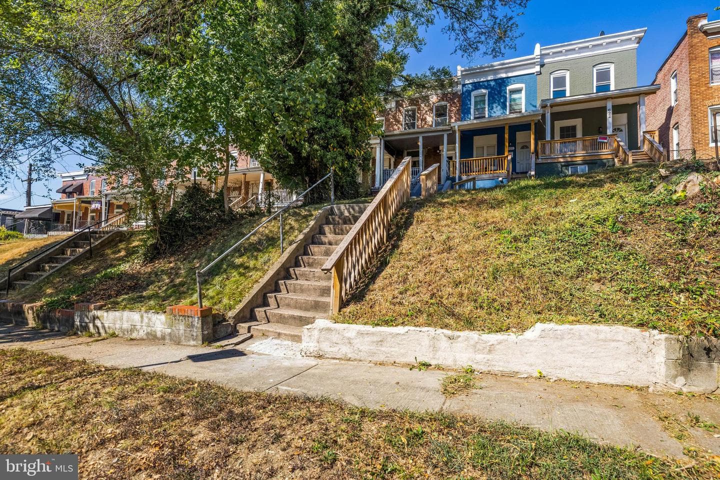 618 Denison Street photo 2