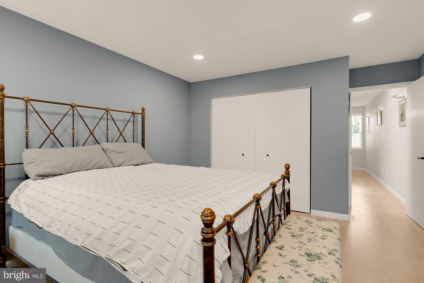 1037 S Hanover Street photo 20