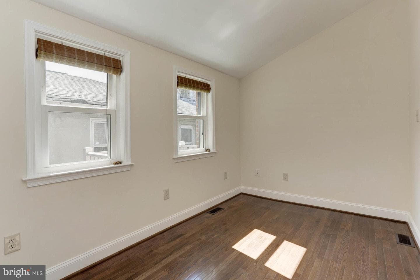 426 S Eden Street photo 14