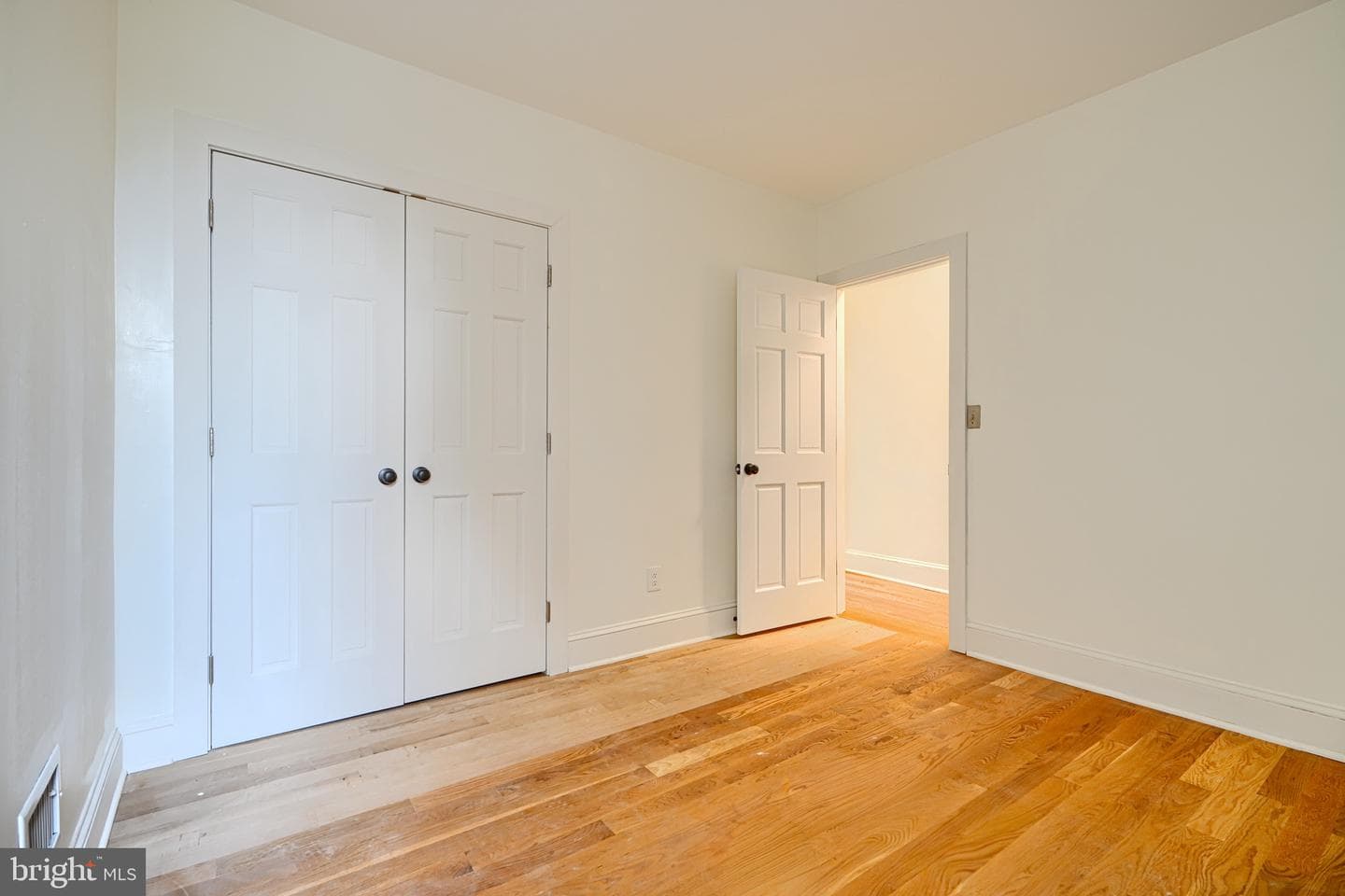 1319 W Lombard Street photo 38