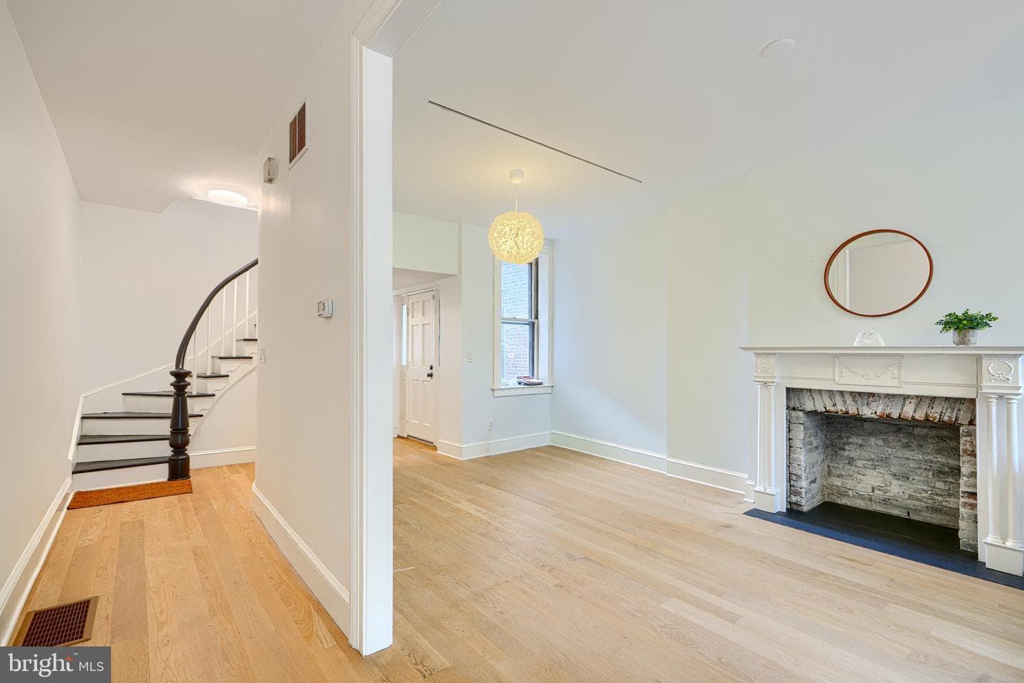 1319 W Lombard Street photo 5