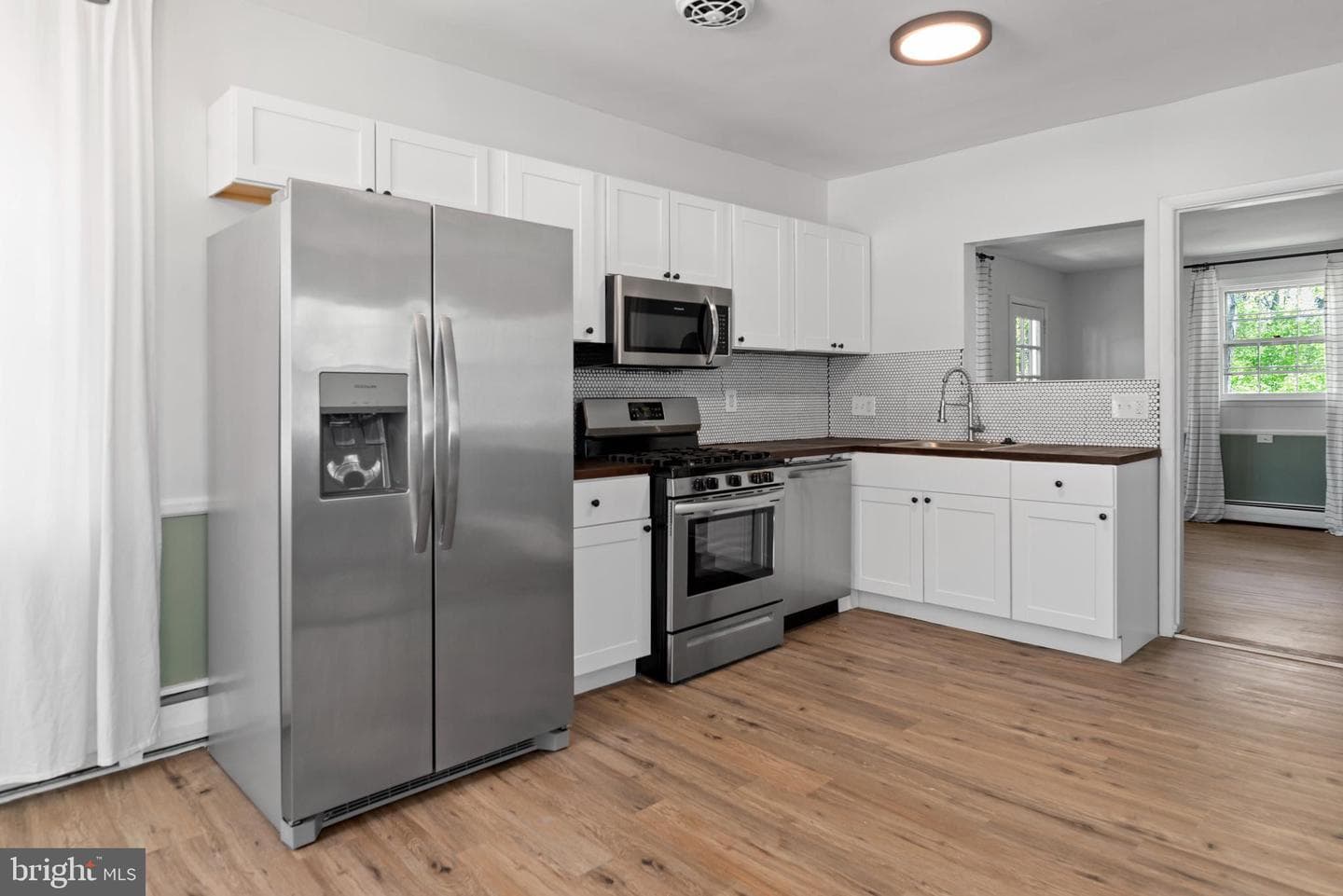 2305 Pickwick Road photo 1