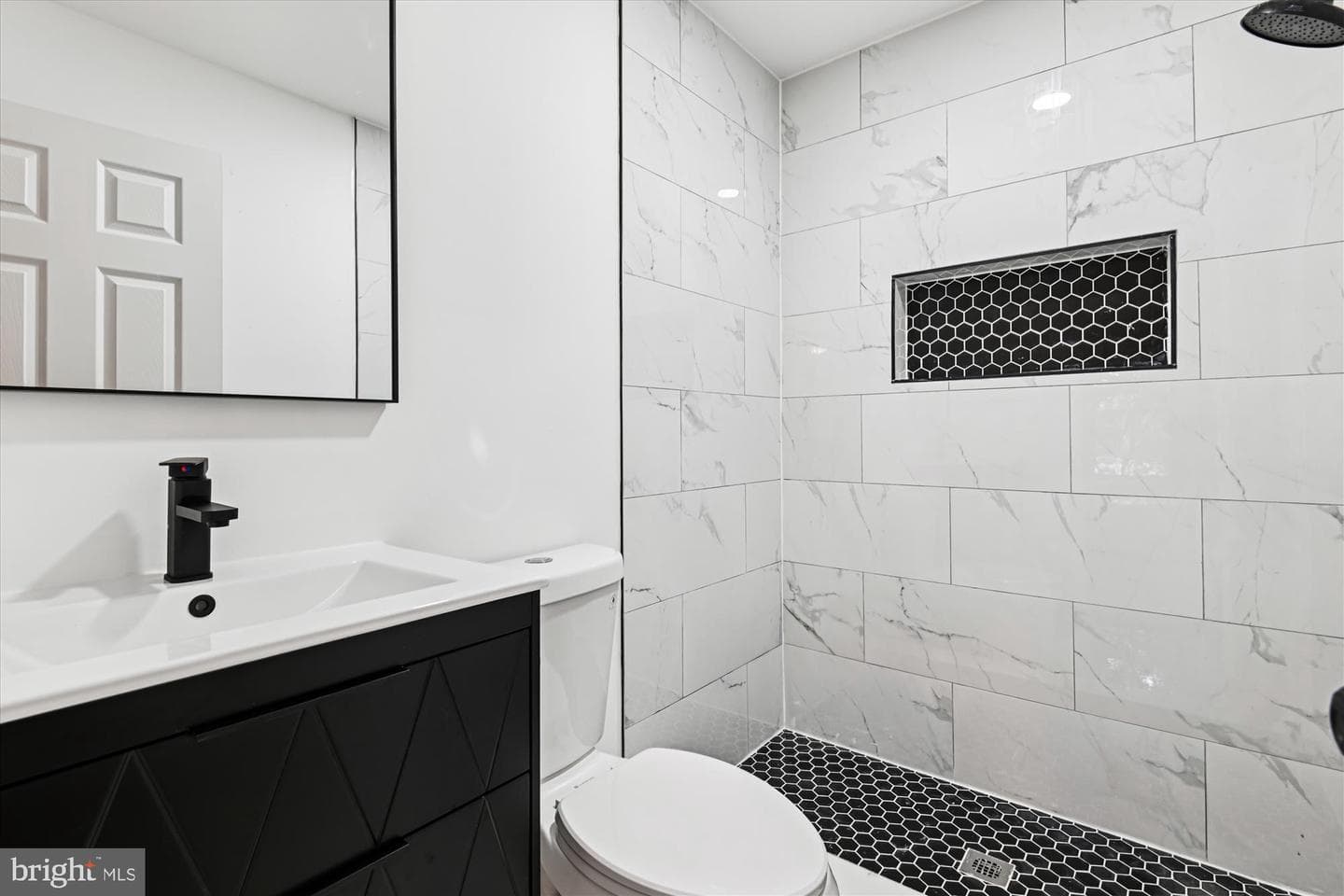 5235 Saint Charles Avenue photo 24