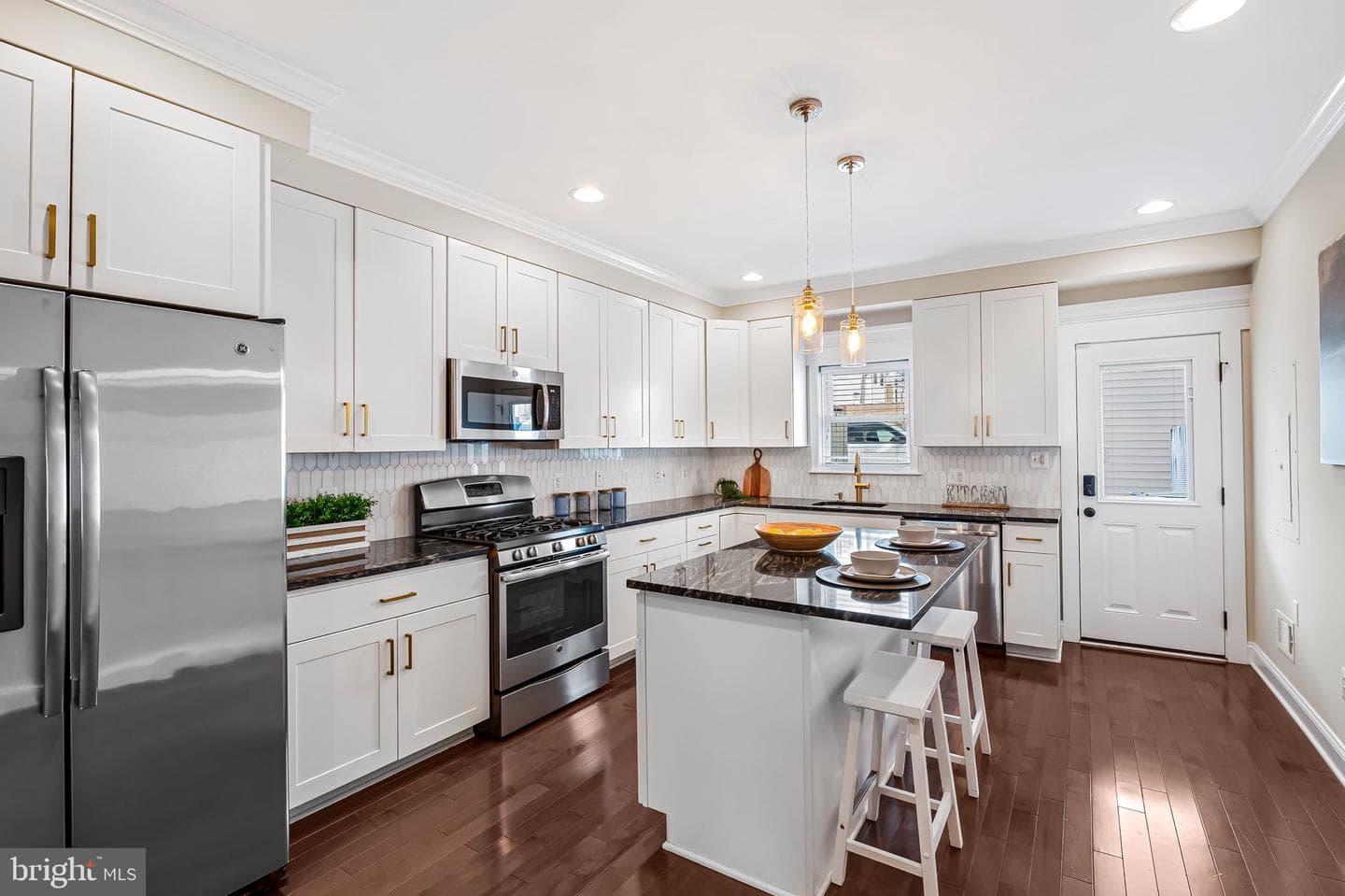 103 W Ostend Street photo 10