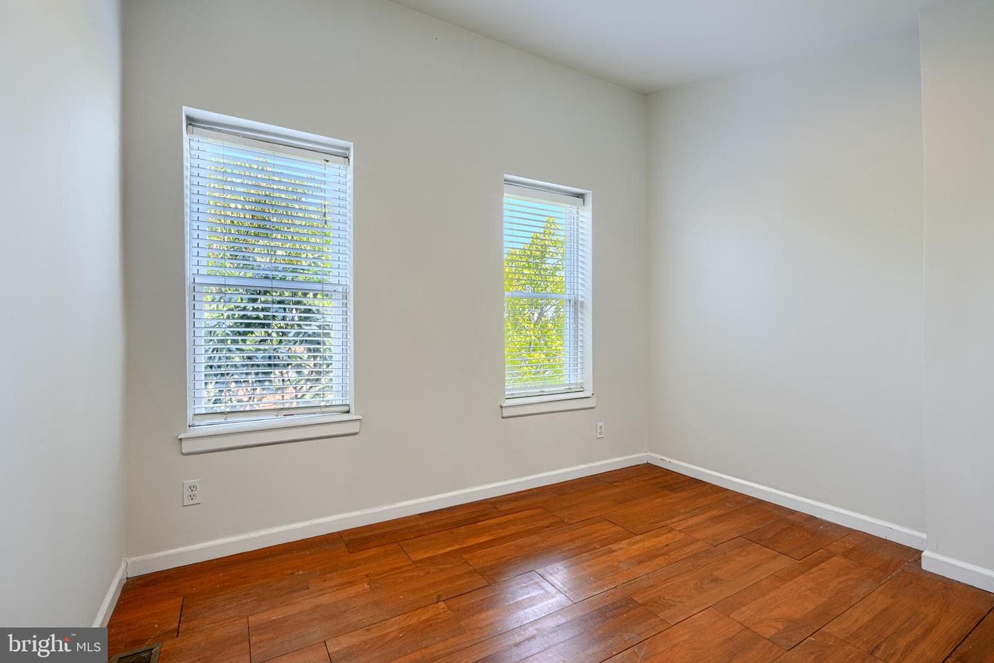 2519 Fleet Street photo 19